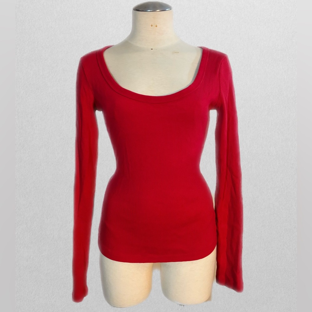 Long Sleeve Ribbed Red Top